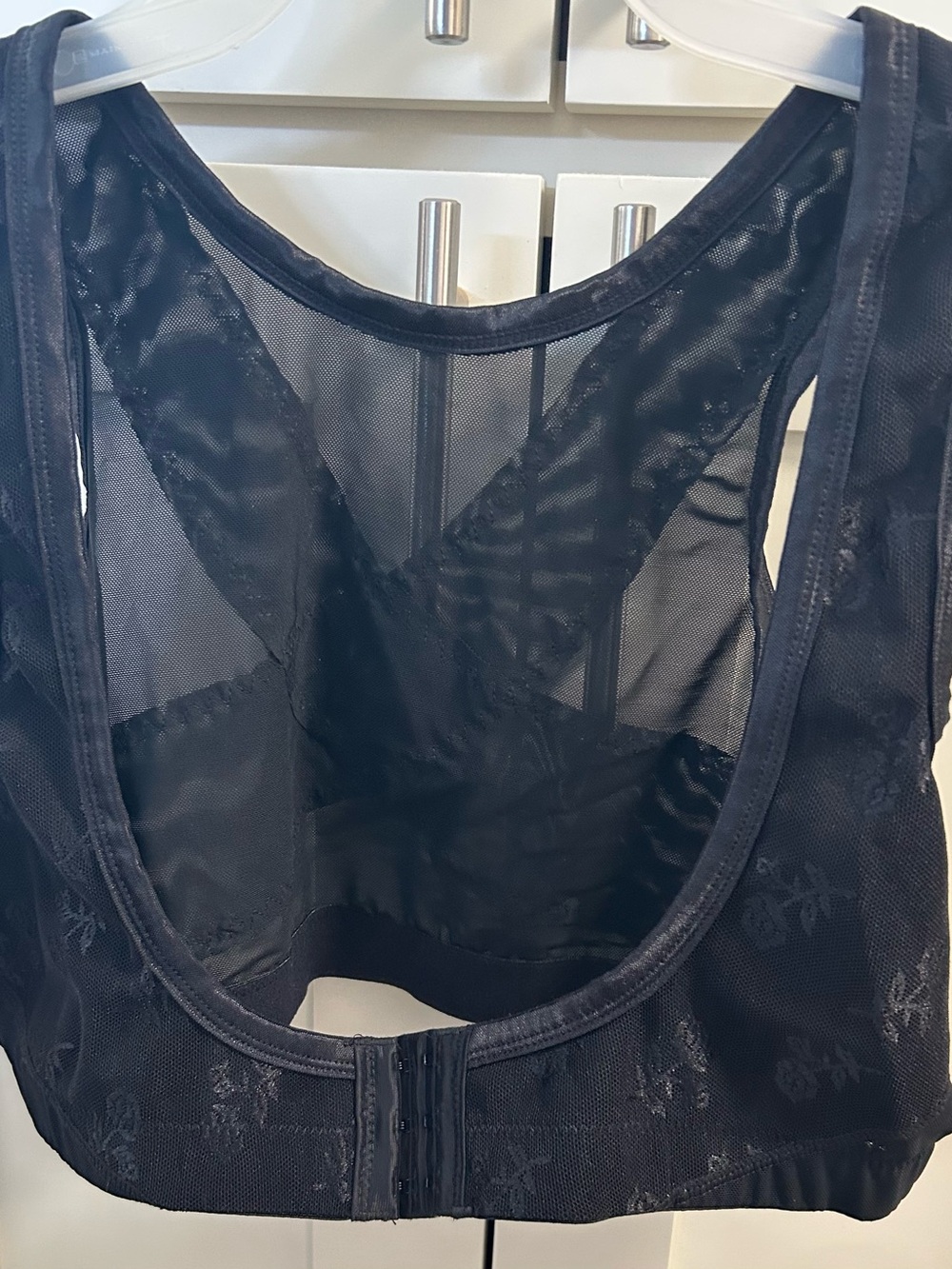 (2) Black and White Mesh Front-Closure Posture-Brace-Bras - Picture 3 of 9